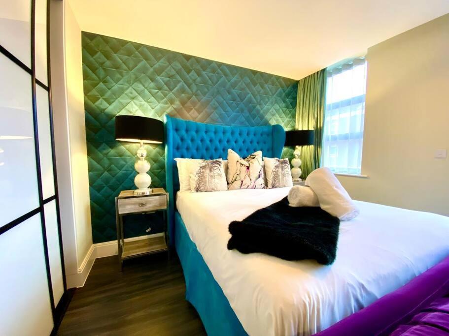Stunning Apartment Suite - Free Parking & Wifi! Poole Ngoại thất bức ảnh